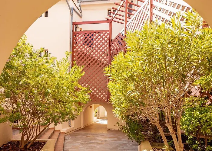 Pierre & Louis Lumiere Apart Otel 3*