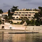 Hotel apartamentowy Pierre & Louis Lumiere Bandol